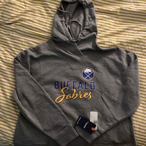 Women’s Fanatics NWT Buffalo Sabres hoodie. Size 2xl.